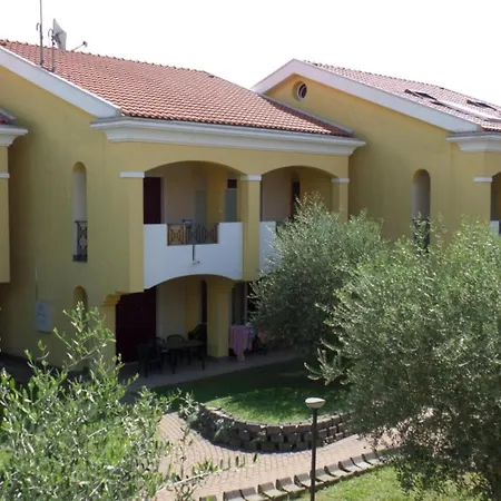 Lovely Nest With Shared Pool And Olive Trees شقة *